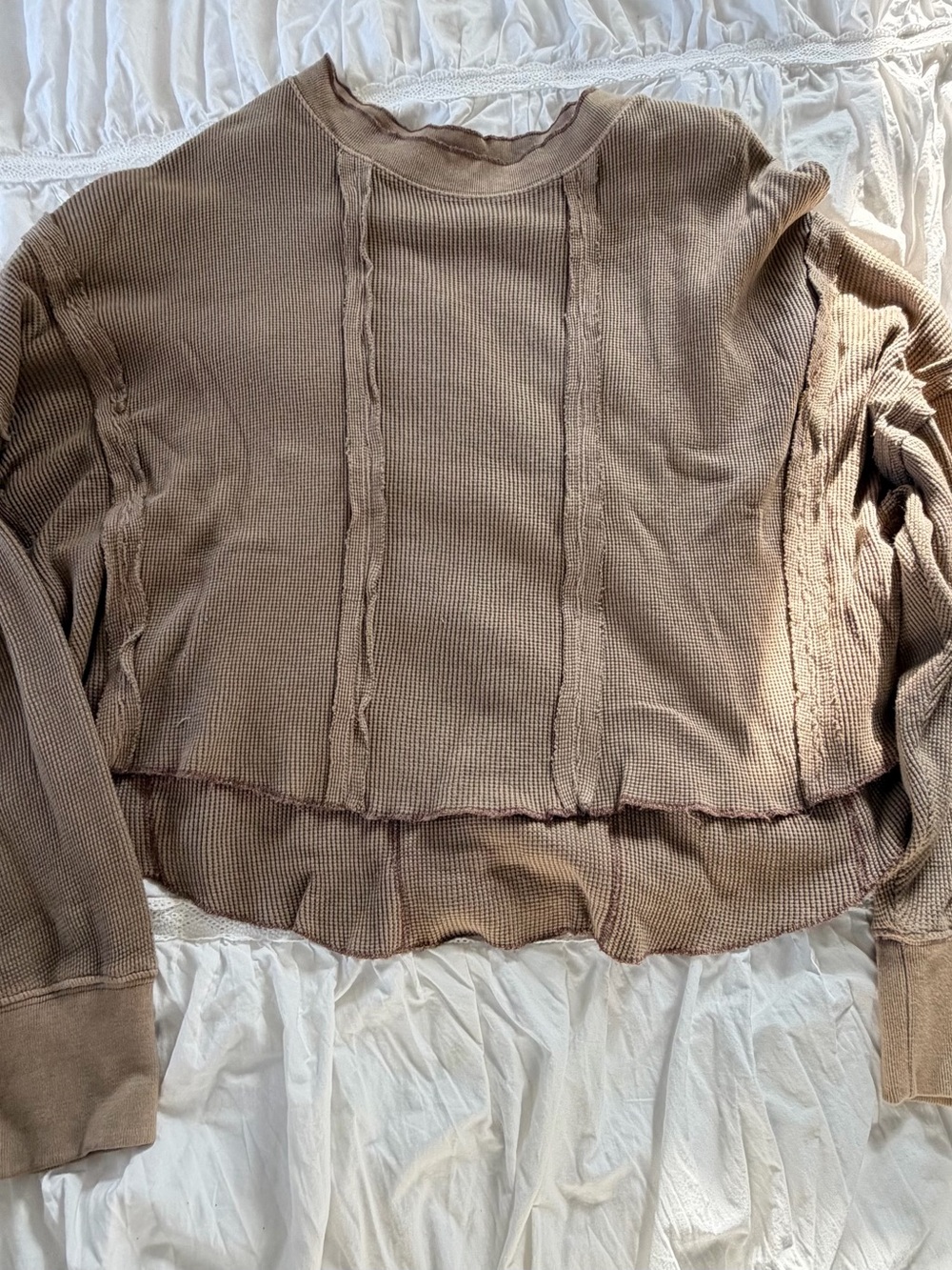 We The Free FP Thermal Top M Brown Oversized Raw Seam High Low